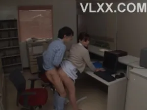 Dì muốn tắm với tôi, dù tôi giờ đây đã dậy thì