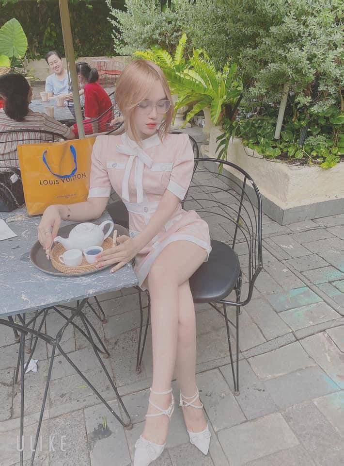 Em y tá đi làm với tinh thần chăm sóc cặc hết mình
